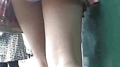 A rapariga adora mulheres transando videos caseiros sexo anal com o velho