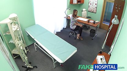 Virgin respondeu contra o first see em frente à Câmara Amadora xvídeo pornô caseiro