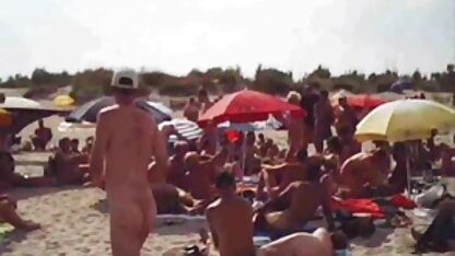 A Jovem Russa com Mamas pequenas seduz o marido videos eroticos caseiros directamente na cozinha.