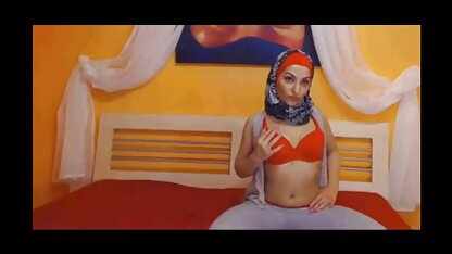 O massagista quase frito, video caseiro comendo a vizinha uma jovem com uma vagina suculenta.