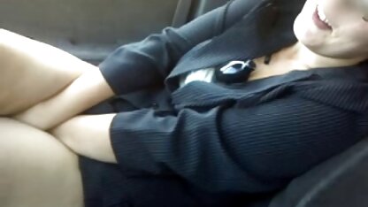 Sorri e vídeo pornô caseiro mulher traindo o marido chupa.