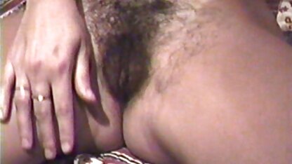 Duas belezas traíram vídeo pornô caseiro com as novinhas o vizinho do apartamento de um vizinho.