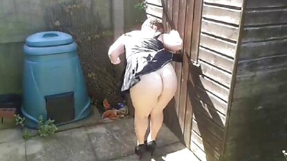 Por todo o lado um homem quente bate vídeos pornos caseiros na Lilo