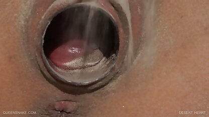 A loira dorme videos de sexo amador nacional com um homem em treino.