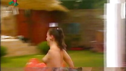 Sveta escapa com uma criança numa mesa sexo anal caseiro brasileiro macia.