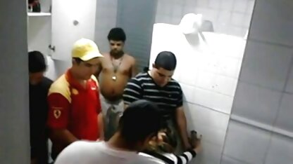 Câmara escondida rapou rata nua filmada Debaixo da videos caseiros eroticos mesa