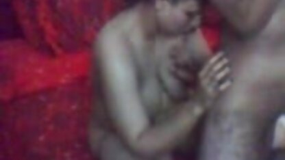 Loira gorda nua assistir vídeo caseiro pornô dorme na cama e dorme suculenta, pequena e espessa