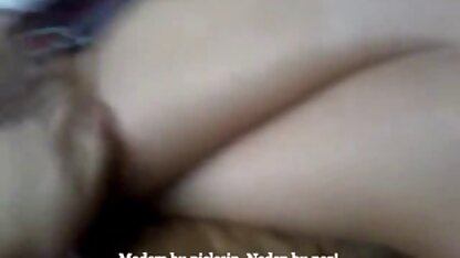 Orgia erótica de quatro eu quero vídeo pornô caseiro Lésbicas no sofá
