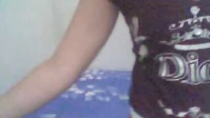 Ela deu à cabra cabelo pornô com coroas casadas escuro na boca e usou-o muito.