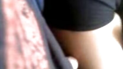 A rapariga levou o homem e gozou com ele como ele queria. videos caseiros lesbicos