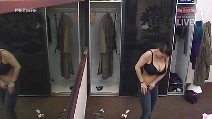 A avó permitiu que a neta chupasse rata. sexo caseiros real