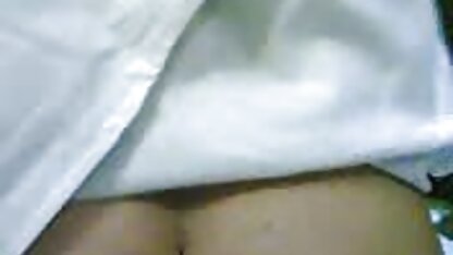 Esperma Abonia no óvulo de um homem que se video pono caseiro brasileiro encontra na boca depois da língua