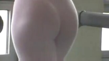 Ela sexo caseiro em casa foi ter com o Ranger e fodeu-o na garagem.