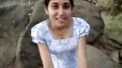 Baralho Triplo, linda pornô caseiro com novinha brasileira lésbica.