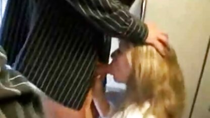 A rapariga Ébona cospe. vídeo pornô de novinha caseiro