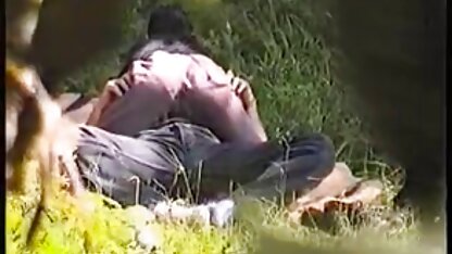 Os videos pormo caseiros adolescentes da Andia e soda preparam todos os seus buracos