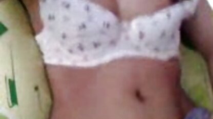 A doce massagem terapêutica lambe a vagina do cliente videos de sexo caseiro swing e põe-lhe Pila.