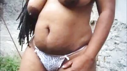 Era vídeo pornô caseiro em português difícil para uma menina brincar na natureza.