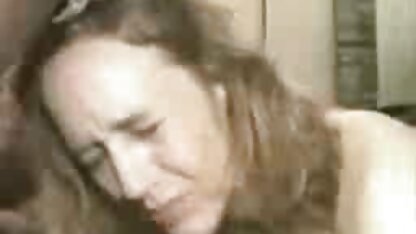Um homem com uma pila grande abriu os assistir vídeo pornô caseiro seus buracos morenos